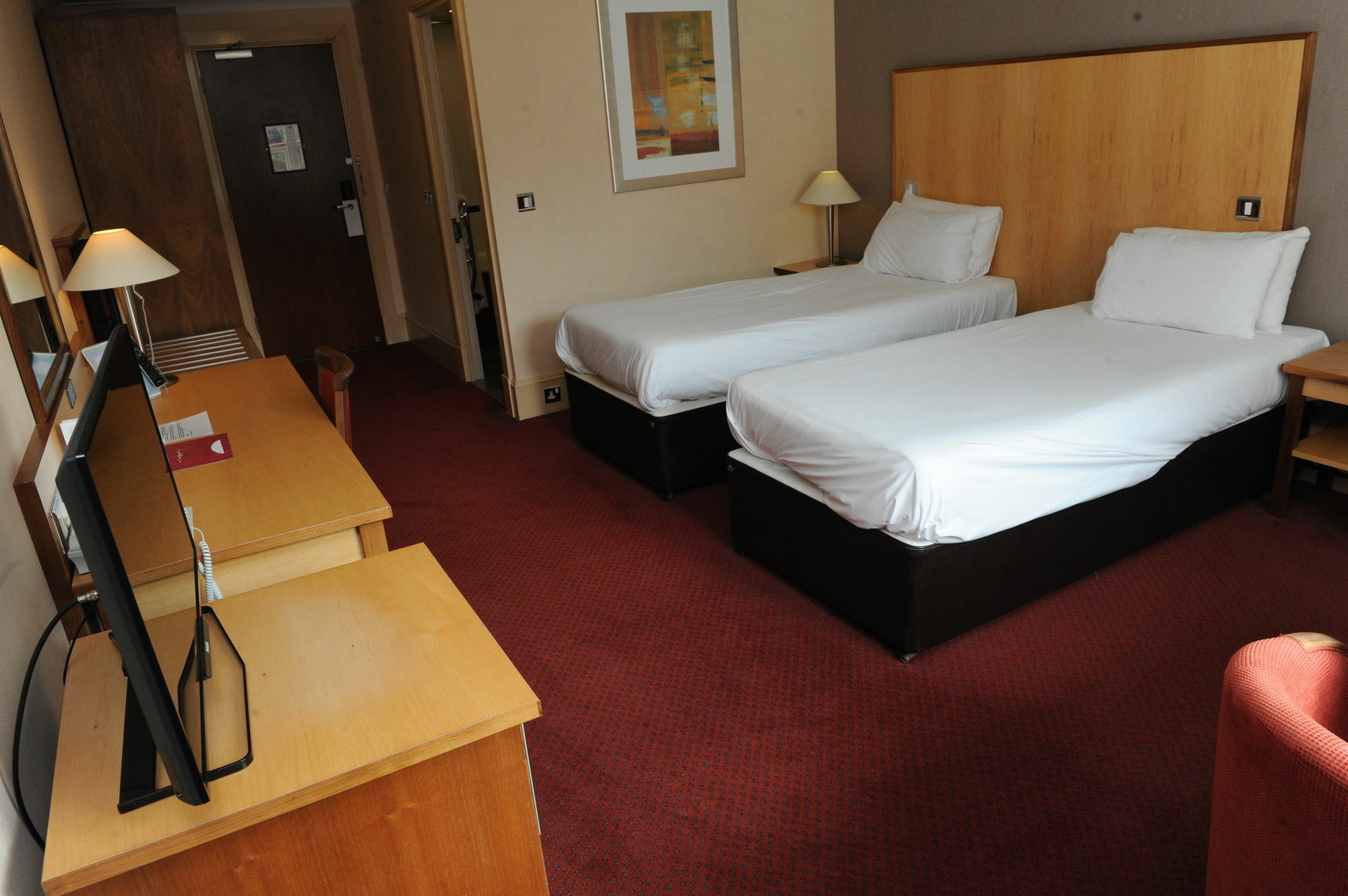 Hall Hotel; Bw Signature Collection Hotel 4*