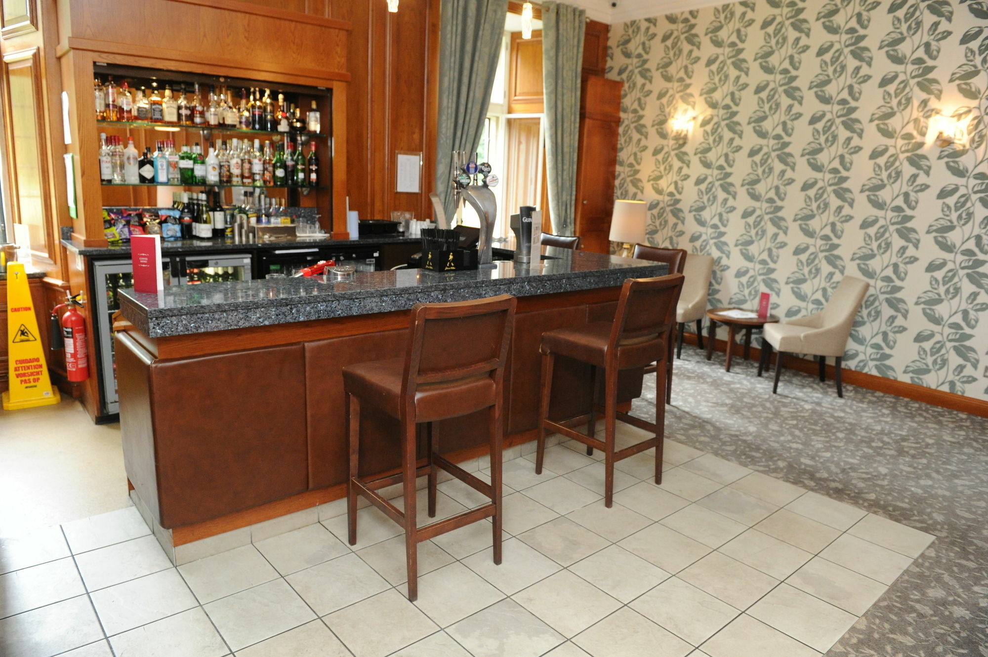 Hotel Hall Hotel; Bw Signature Collection 4*