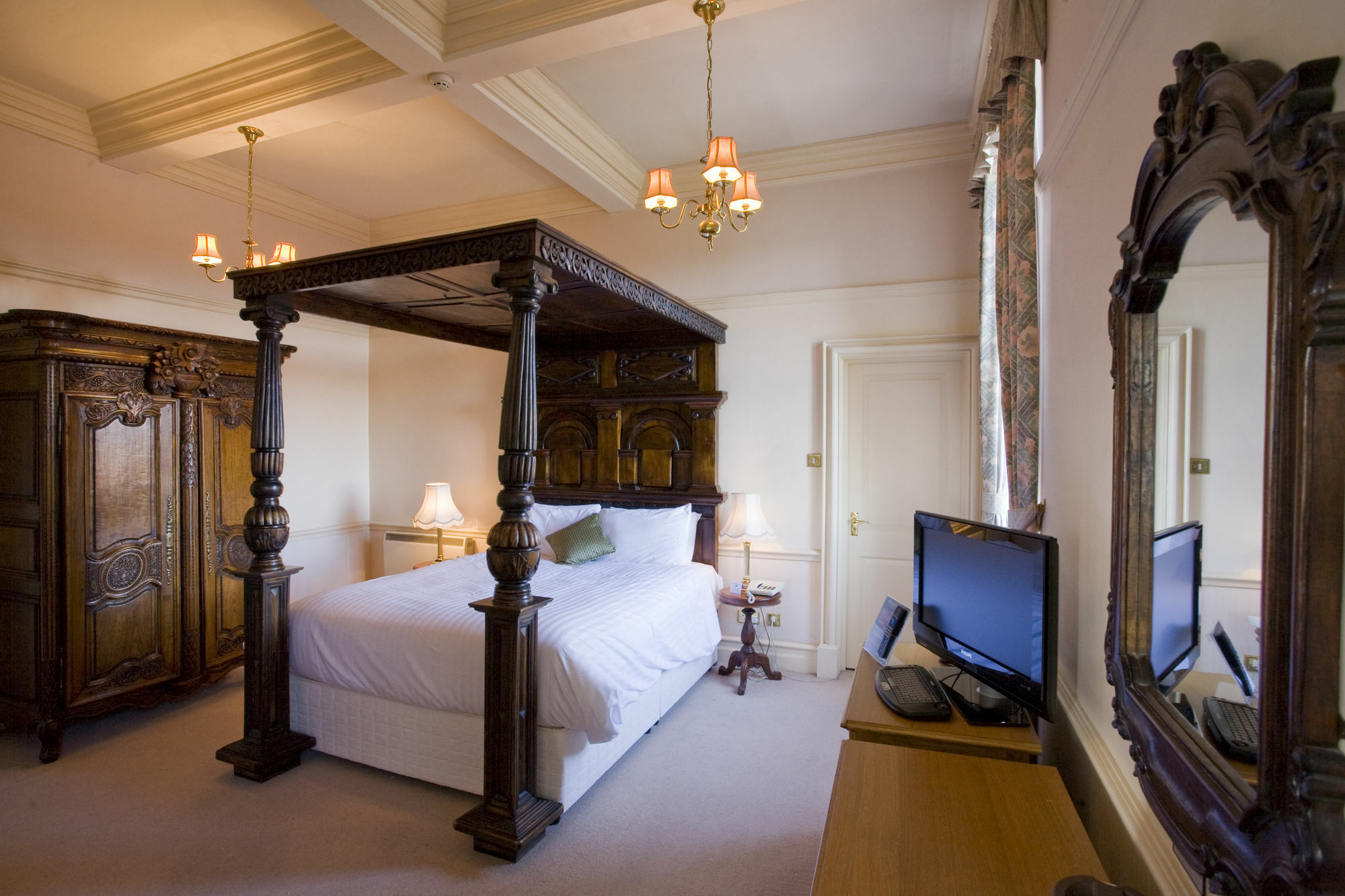 Hall Hotel; Bw Signature Collection